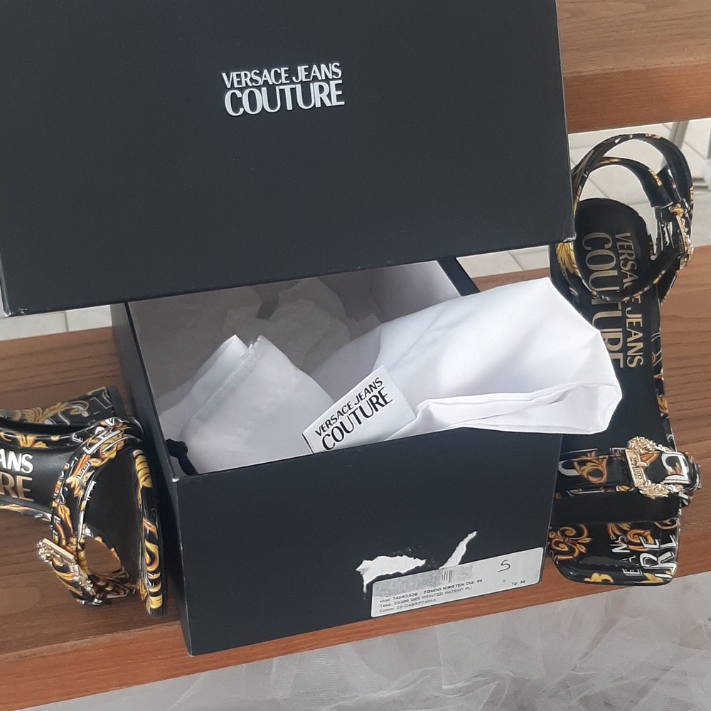 EUC Versace 💛 JEANS COUTURE Black and Gold Patterned Heels SZ 7.5 - Picture 10 of 11